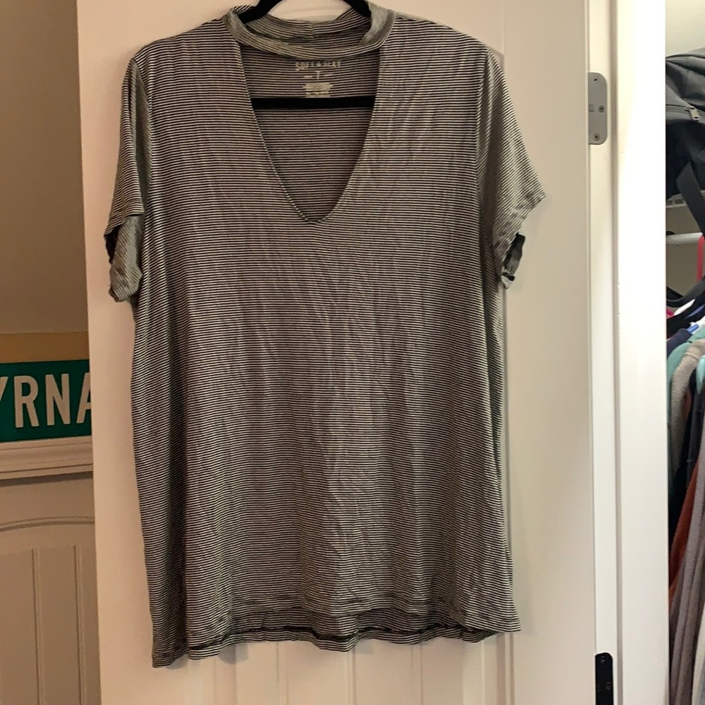 choker tee. size extra large